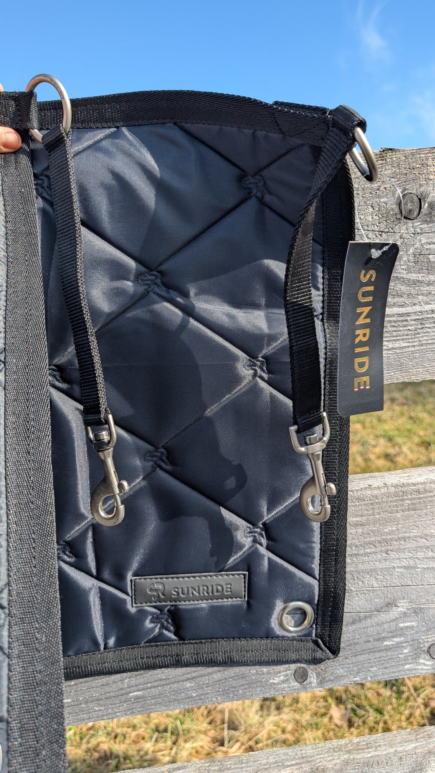 Boxentürvorgang 🩶 Stableguard 💙 individuell bestickt